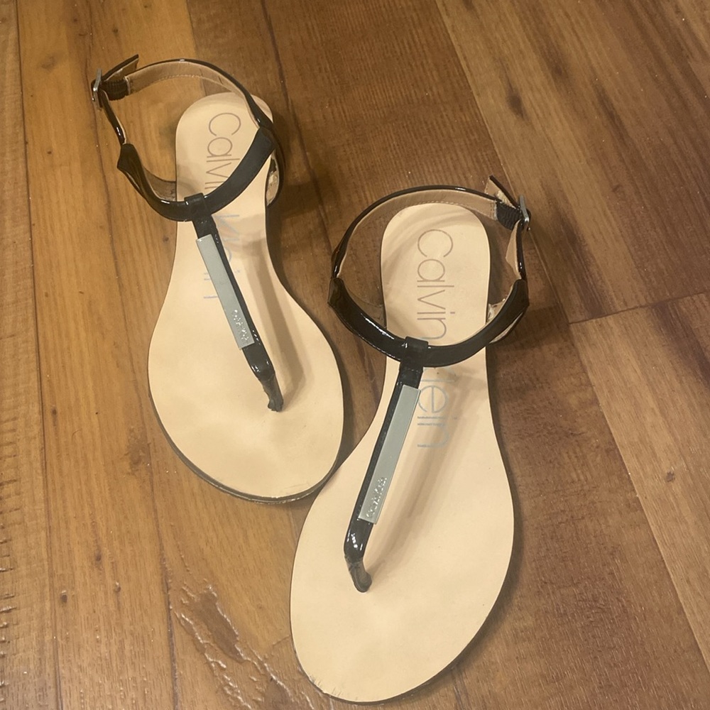 CALVIN KLEIN Samira Black Patent Thong Sandal